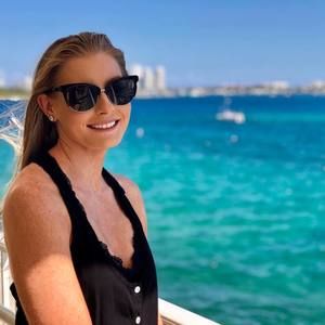 Meet your Posher, Brooke